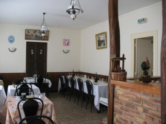restaurant-ligny-le-ribault-le-saint-hubert-salle