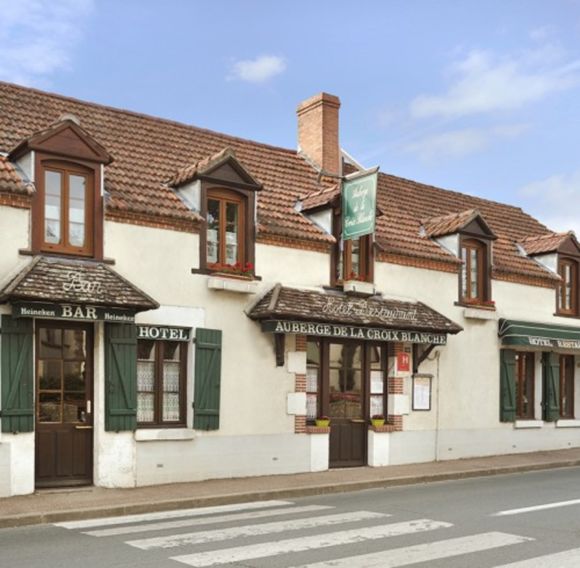 restaurant-marcilly-en-vilette-auberge-de-la-croix-blanche-façade