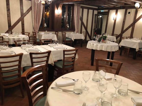 restaurant-marcilly-en-vilette-auberge-de-la-croix-blanche-salle-2