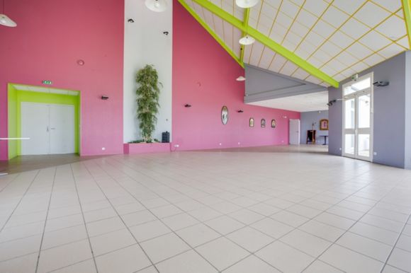 salle-reception-marcilly-en-vilette-la-bergerie-interieur2