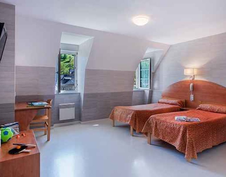 L'OUSTAL PONT-LES-BAINS, 