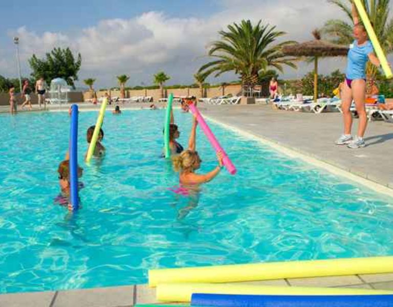 Piscine avec espace balnéo, 
